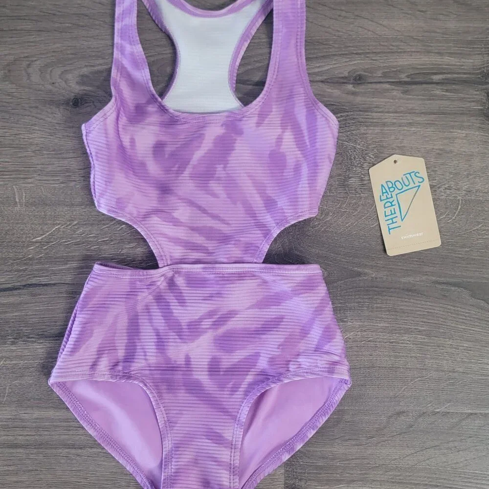 Girls swimsuit size 4/5 NWT